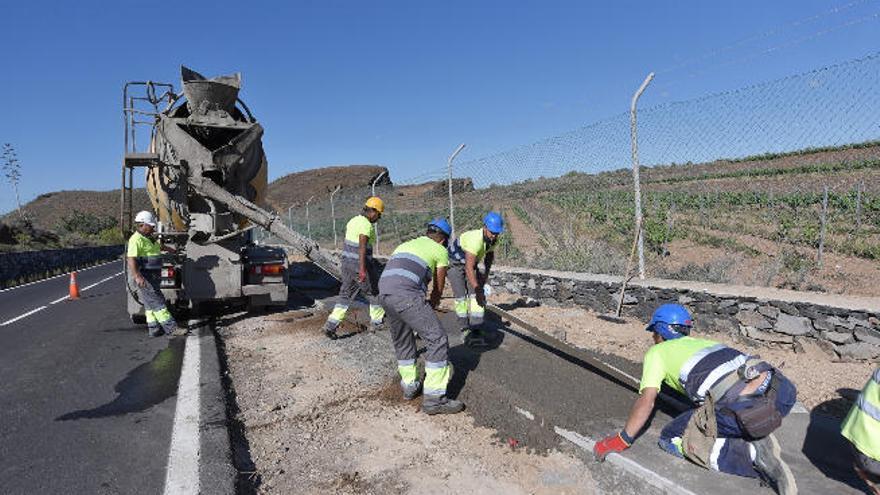 Trabajadores en una obra en Tenerife.