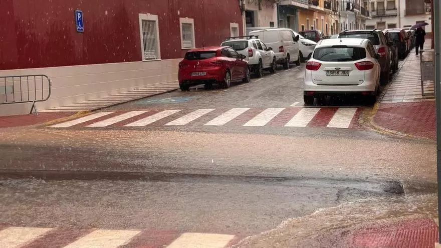 Llega la tormenta a la Marina Alta: así ha sido el chaparrón en Gata de Gorgos