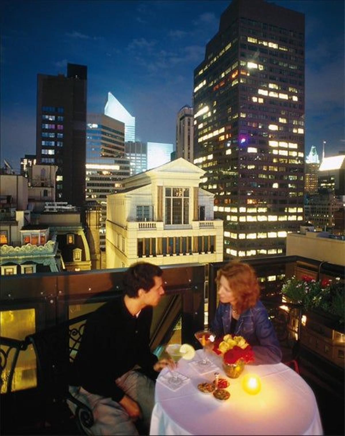 Terraza del Hotel Península.