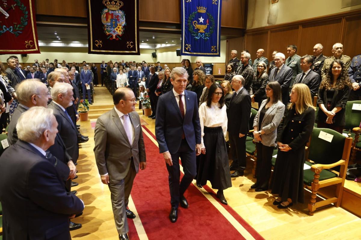 La toma de posesión de Rosa Crujeiras como rectora de la USC en imágenes