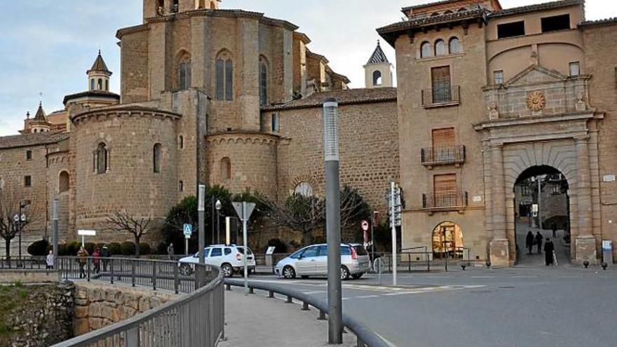 L&#039;entrada monumental al nucli antic de Solsona, pel Portal del Pont