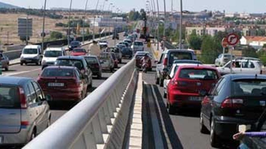 Casi 20.000 extremeños sufren ruidos excesivos por culpa de las carreteras