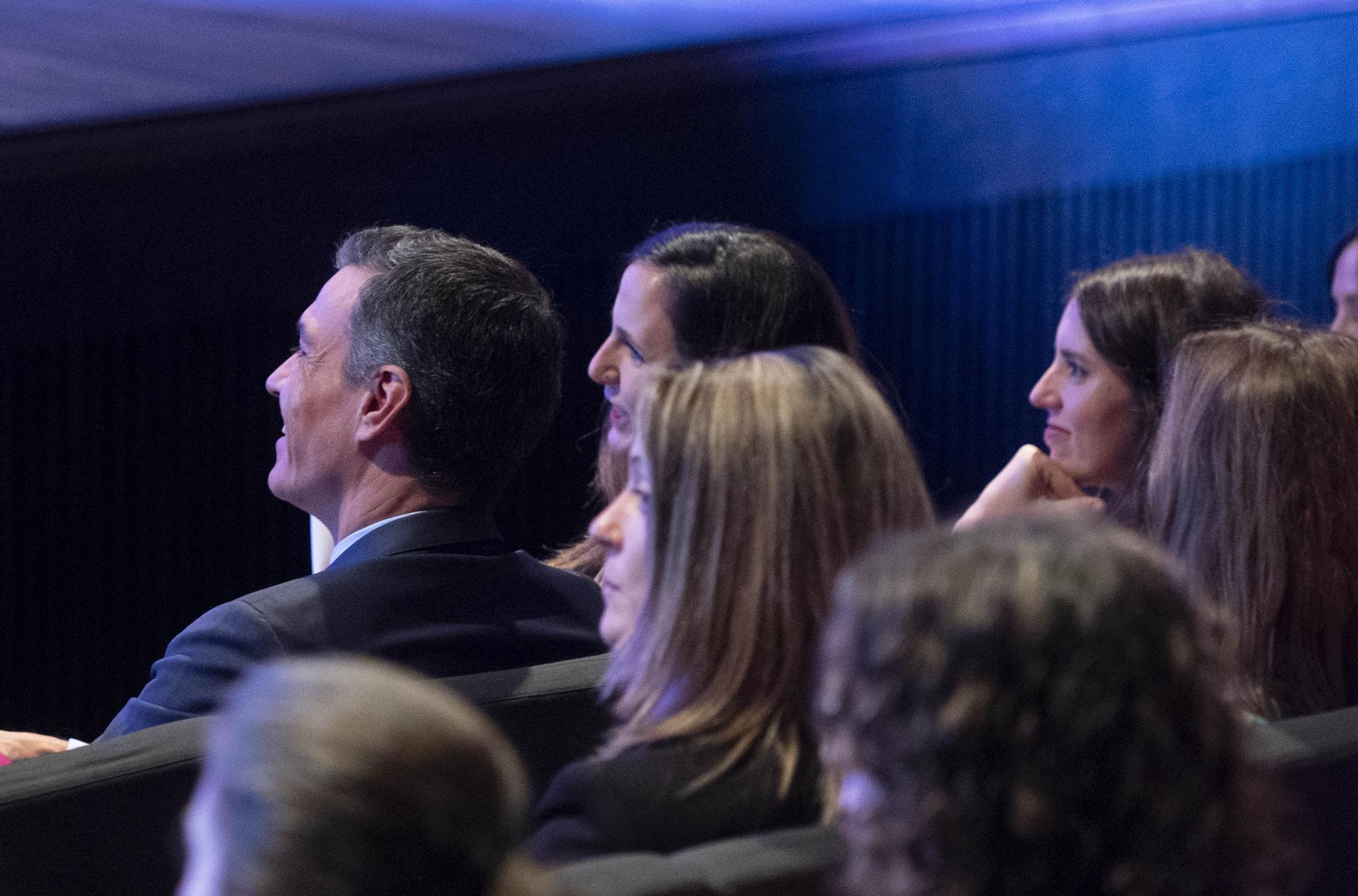 El presidente del Gobierno, Pedro Sánchez; la ministra de Derechos Sociales y Agenda 2030, Ione Belarra y la ministra de Igualdad, Irene Montero.