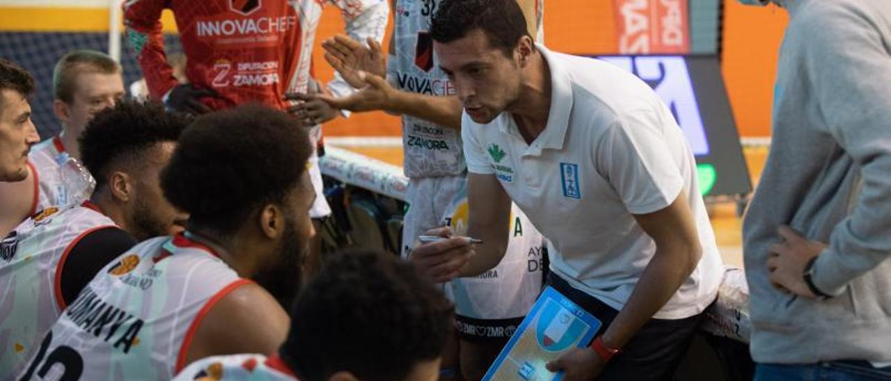 Saulo Hernández, técnico del Zamora Enamora.