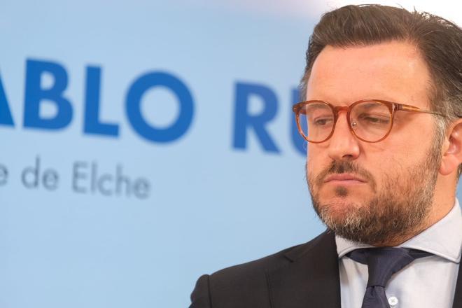 Pablo Ruz anuncia la dimisión del concejal de Elche José Navarro tras el escándalo de Semana Santa