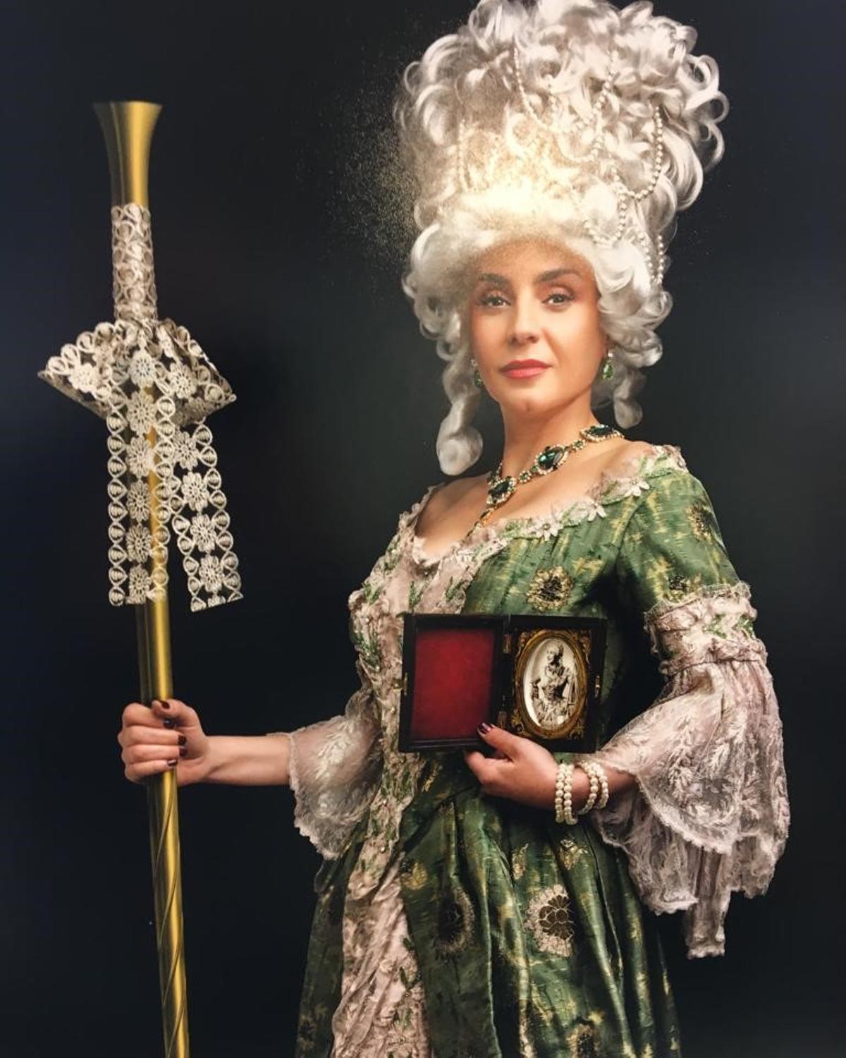 Sabina Puértolas transformada en Manon con un vestido de Victoria de los Àngeles