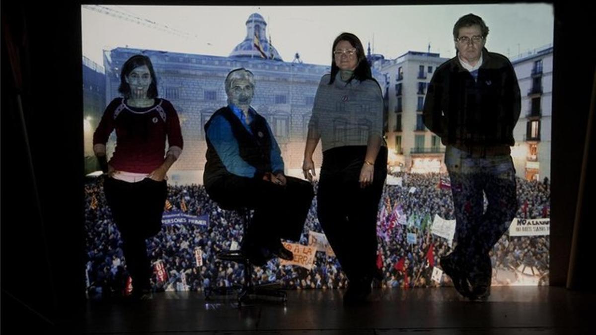 De izquierda a derecha, cuatro de los activistas que estuvieron en los fogones del 15-F: Esther Vivas, Pilar Massana, Roser Palol y Pepo Gordillo.