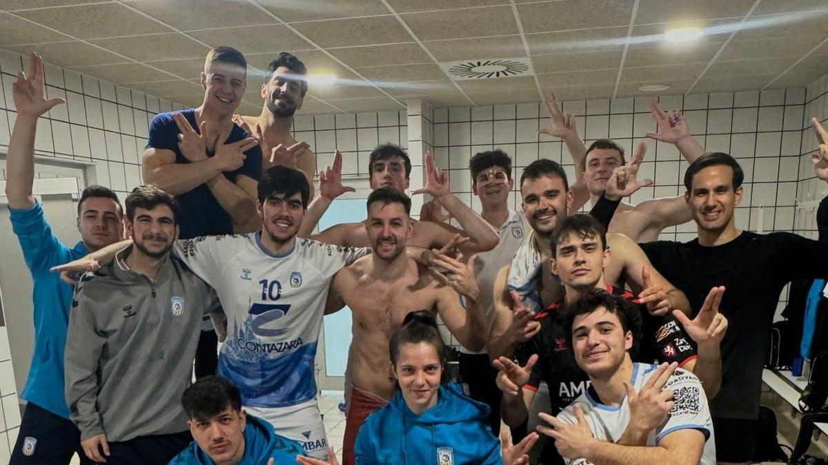 El Contazara celebra su victoria ante el Uharte.