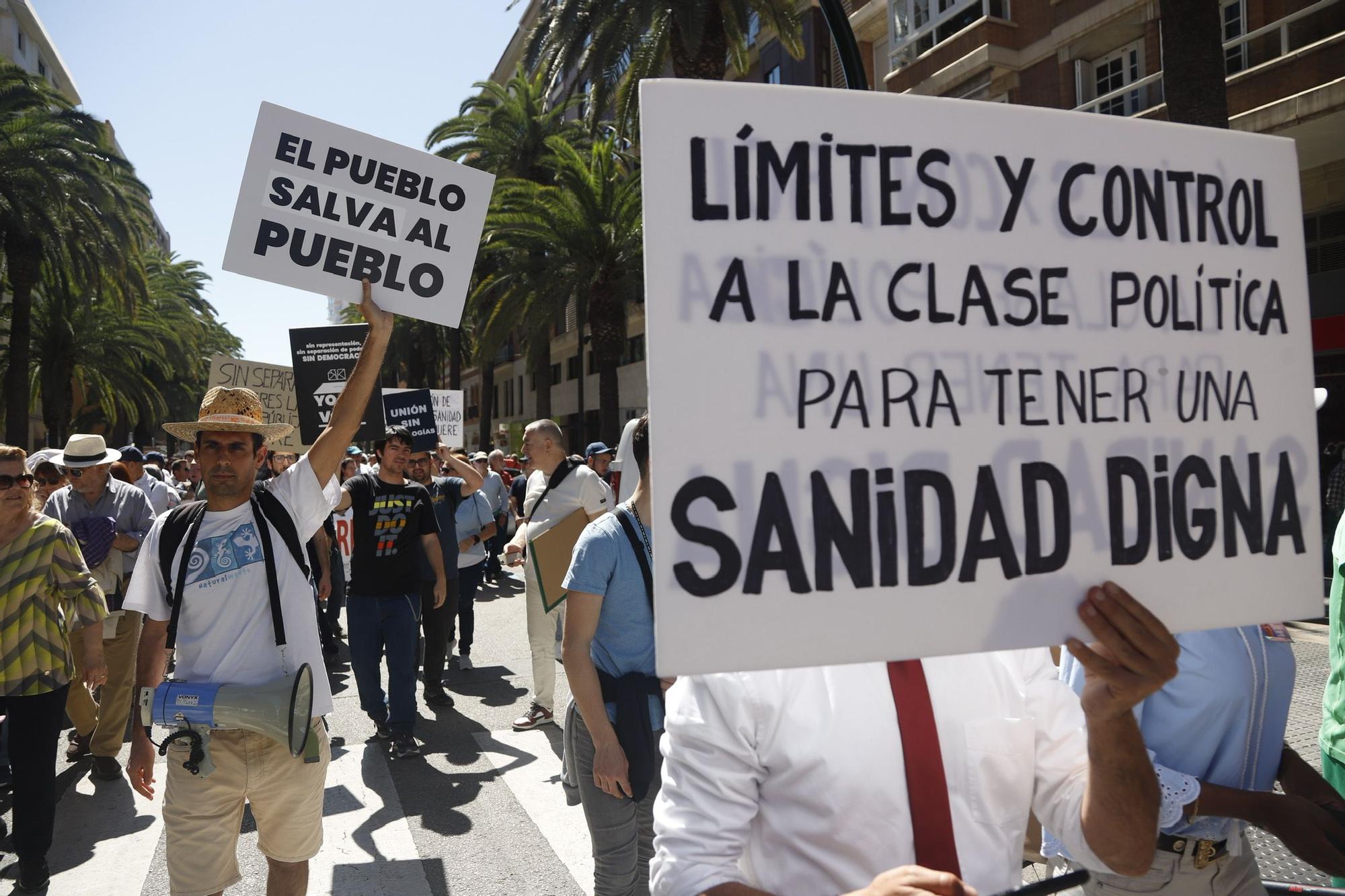 La manifestación en defensa de la Sanidad pública reúne a más de 7.000 personas en Málaga