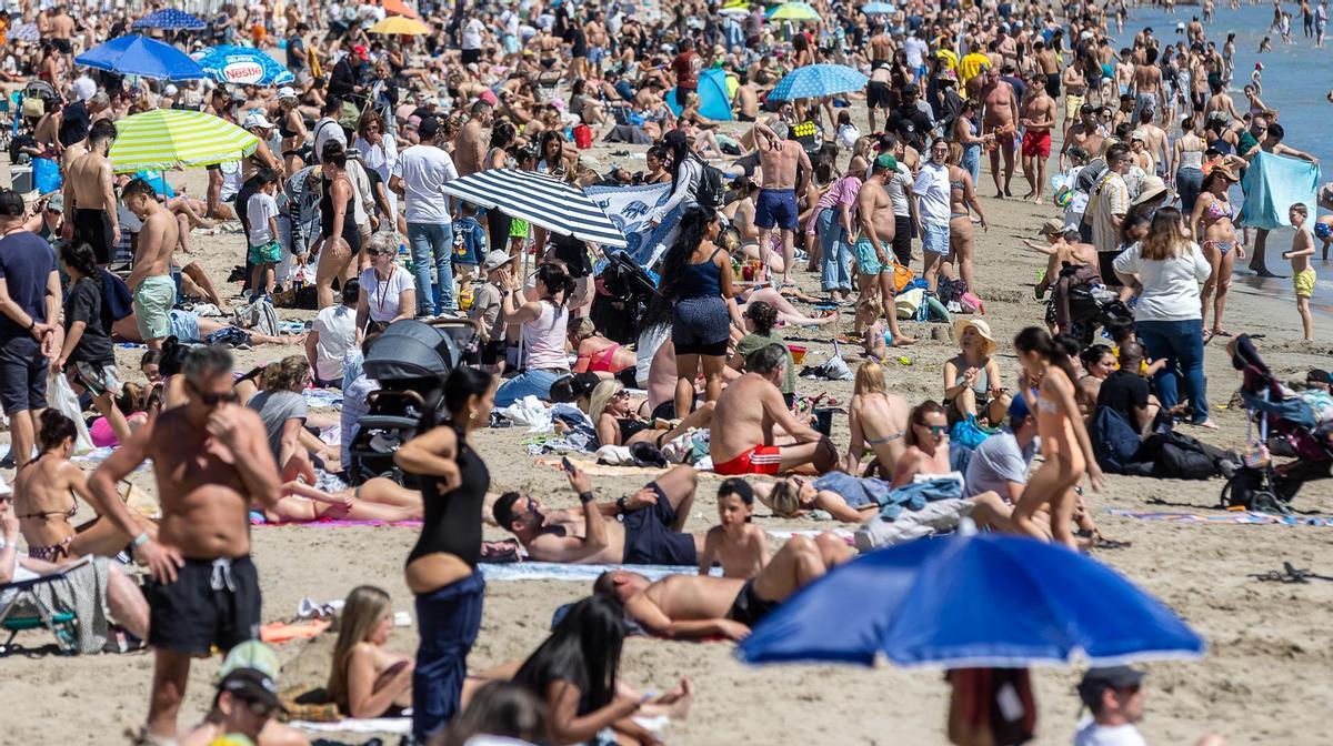 Playas llenas en el Domingo de Pascua