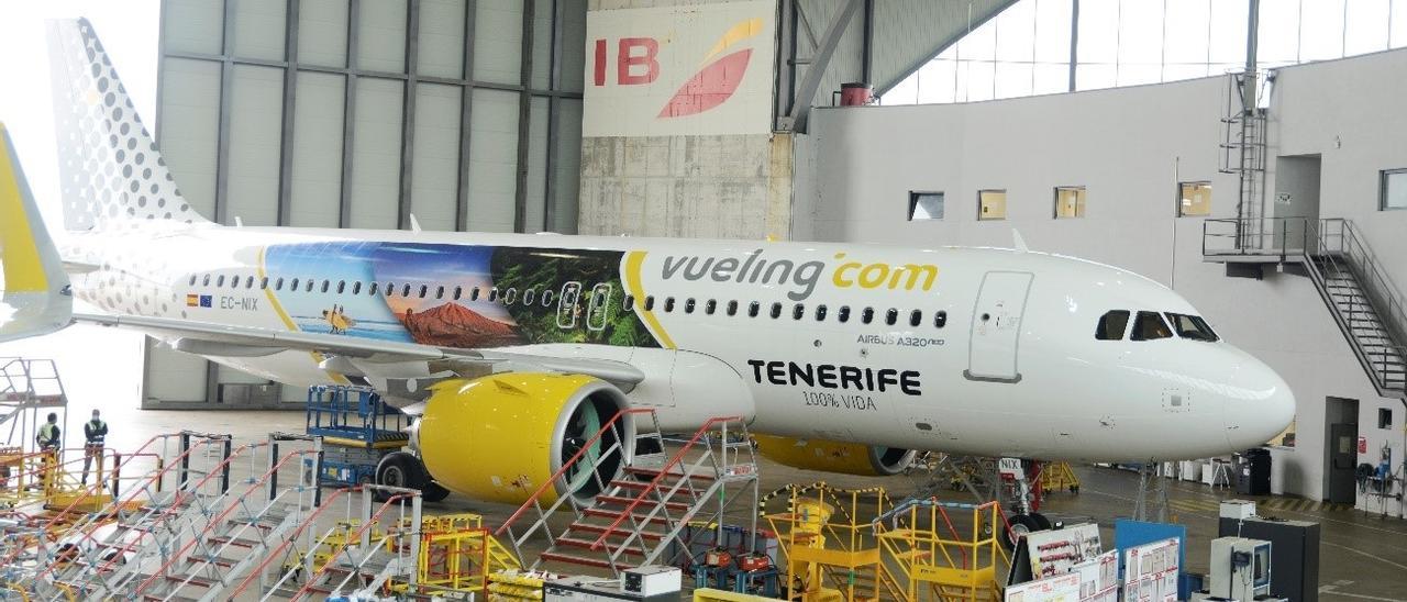 Avión de Vueling con la imagen de Tenerife
