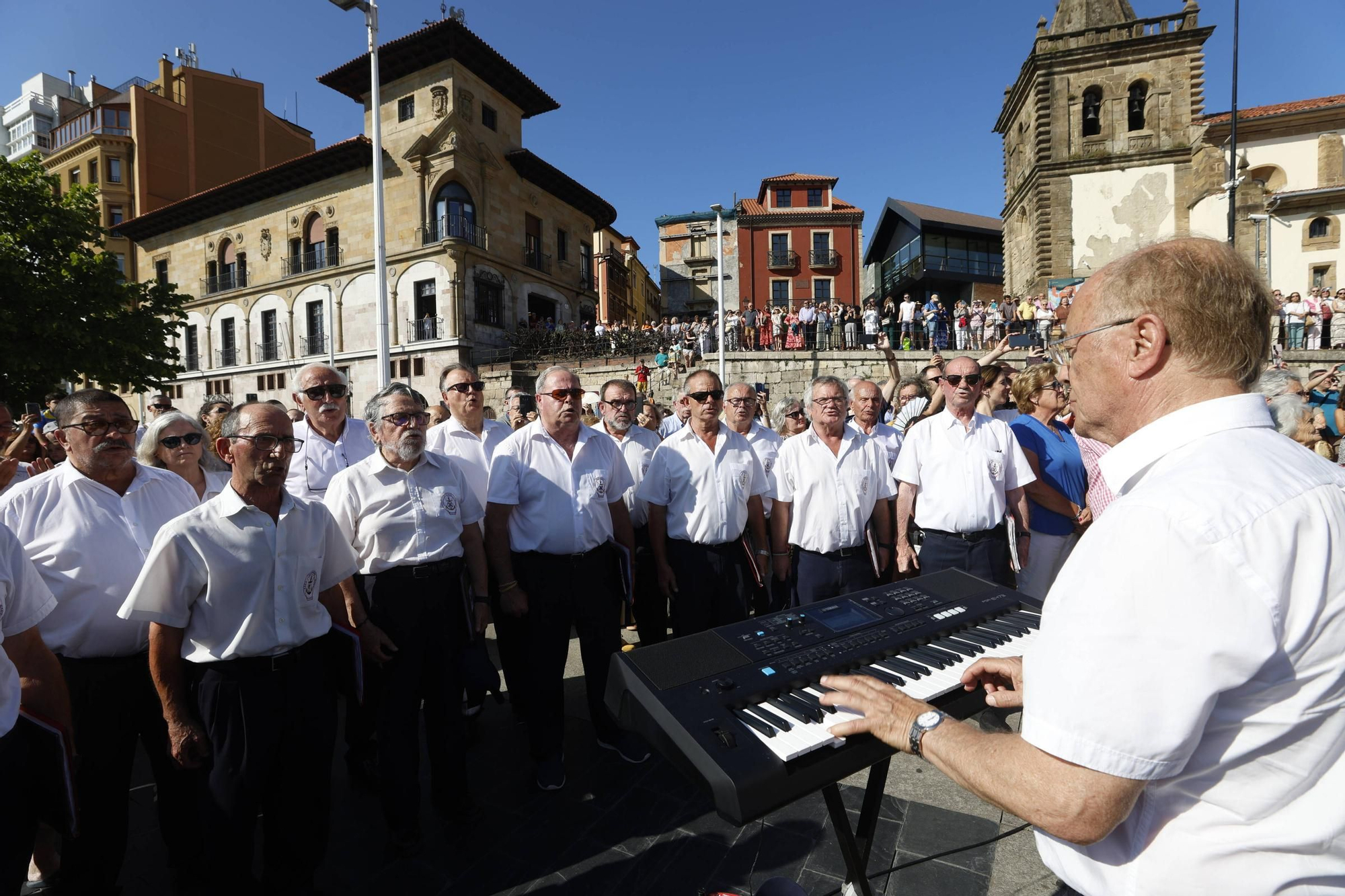 En imágenes: así fue la procesión marinera del Carmen en Gijón