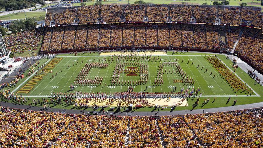 Miles de personas homenajean a Celia Barquín en la Iowa State