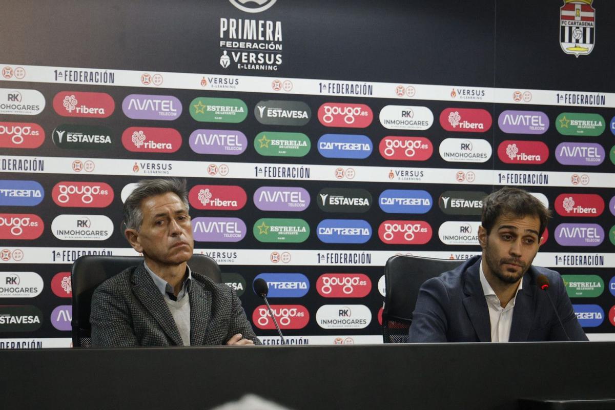 Víctor Alonso y Alejandro Arribas, durante la rueda de prensa