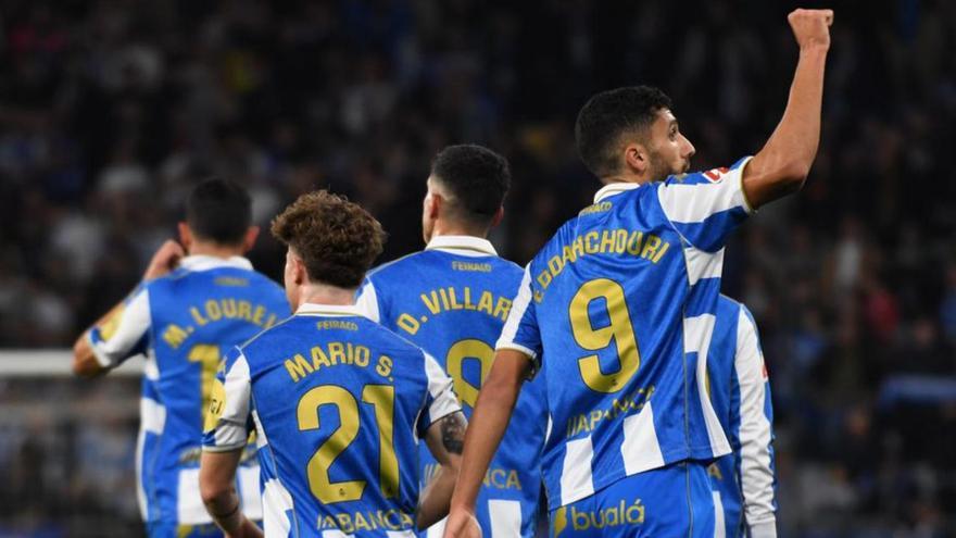 Eddahchouri celebra un gol en Riazor.
