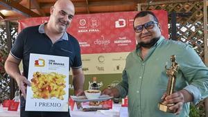 Alberto Beltrán (izquierda) y José Gregorio (derecha), del bar-restaurante Maño (Palencia), ganadores del Concurso Internacional de Patatas Bravas.