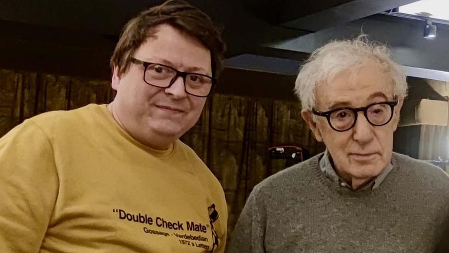 El carralés Xosé Zapata convence a Woody Allen para producir y actuar en su corto