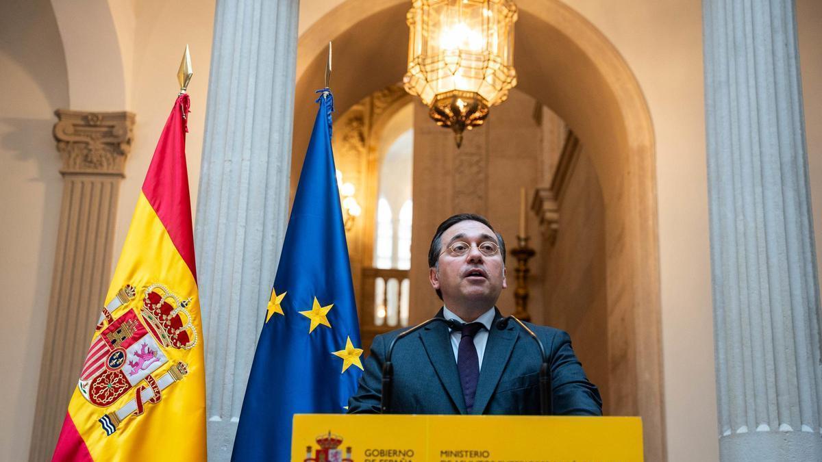 Albares afirma que el español detenido en la flotilla desembarcará en Israel este sábado