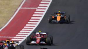 Ferrari conquista un doblet en una carrera amb polèmica