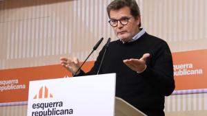 El portavoz de ERC, Isaac Albert, este lunes en rueda de prensa.