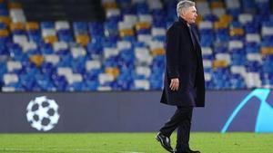 Napoli head coach Carlo Ancelotti leaves the pitch at the end of the UEFA Champions League, Group E football match between SSC Napoli and KRC Genk on December 10, 2019 at Stadio San Paolo in Naples, Italy - Photo Federico Proietti / DPPI