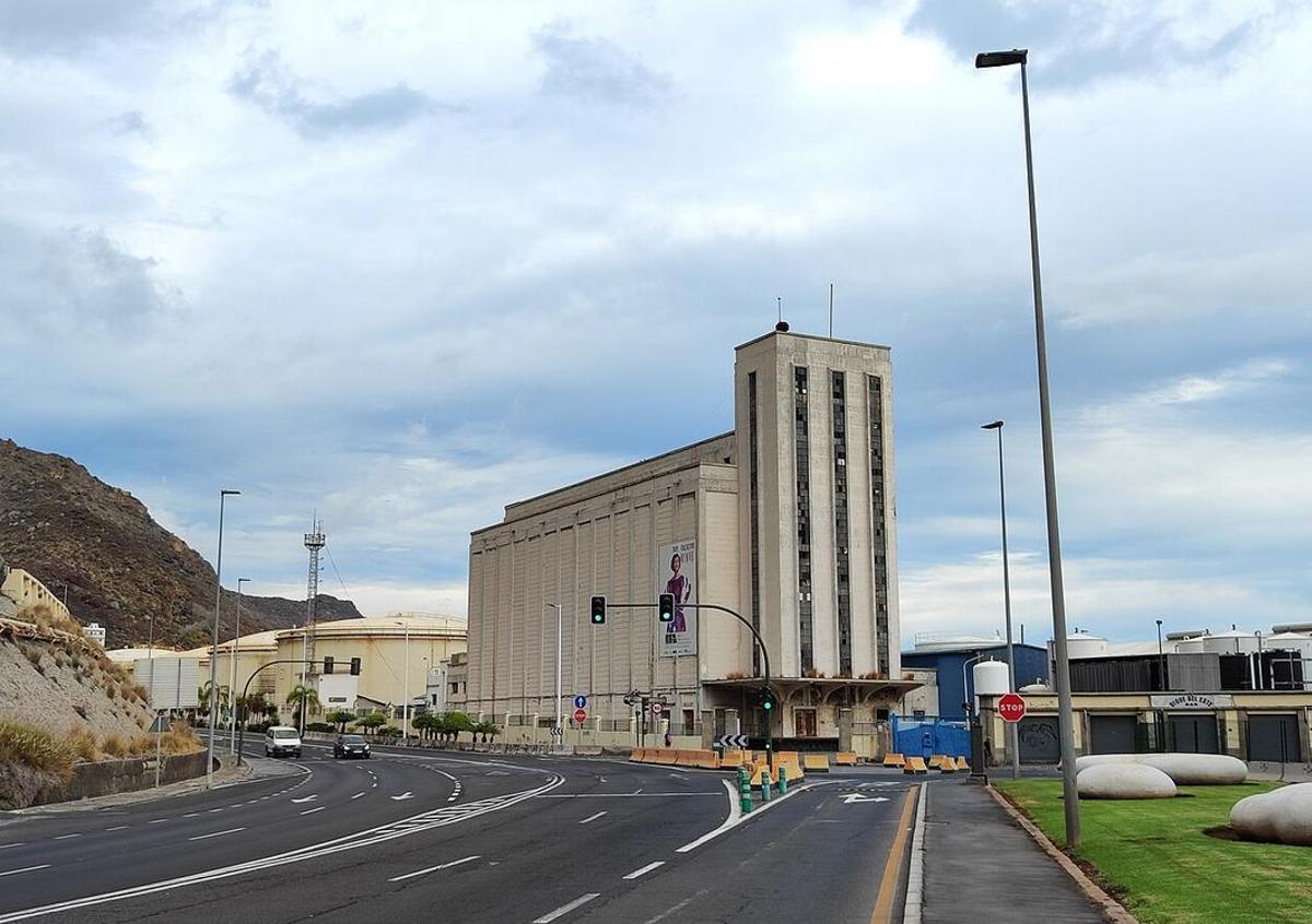 Antiguo silo de grano en el Puerto de Santa Cruz de Tenerife.