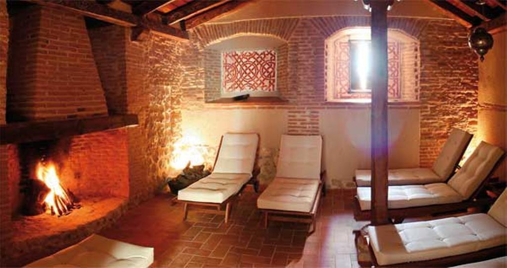 El Hotel Balneario Villa de Olmedo, que se nutre de un manantial con aguas de propiedades sedantes,