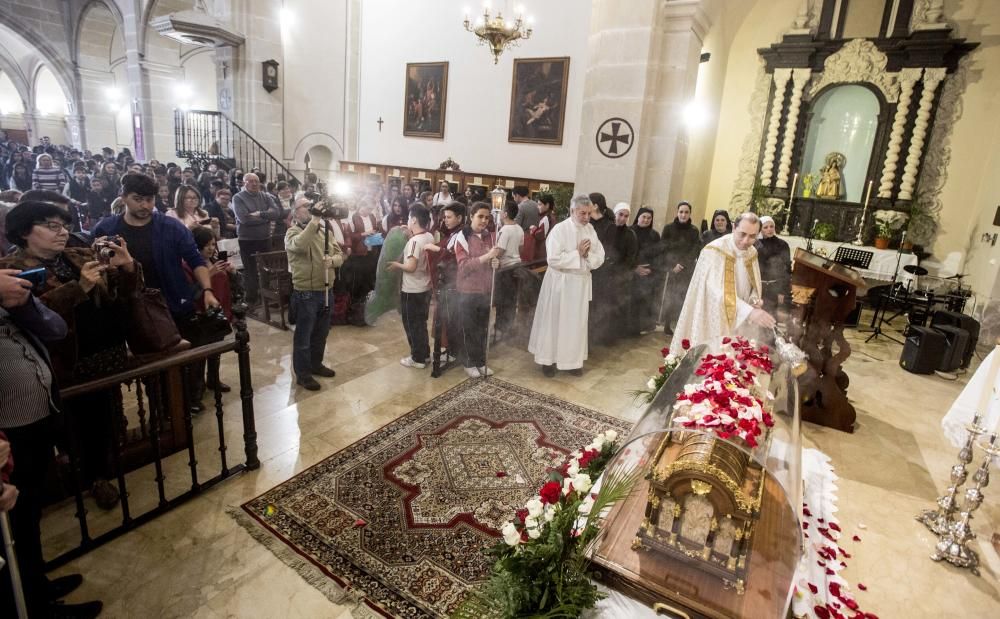 Las reliquias de Santa Teresa del Niño Jesús llegan al monasterio de Santa Faz.