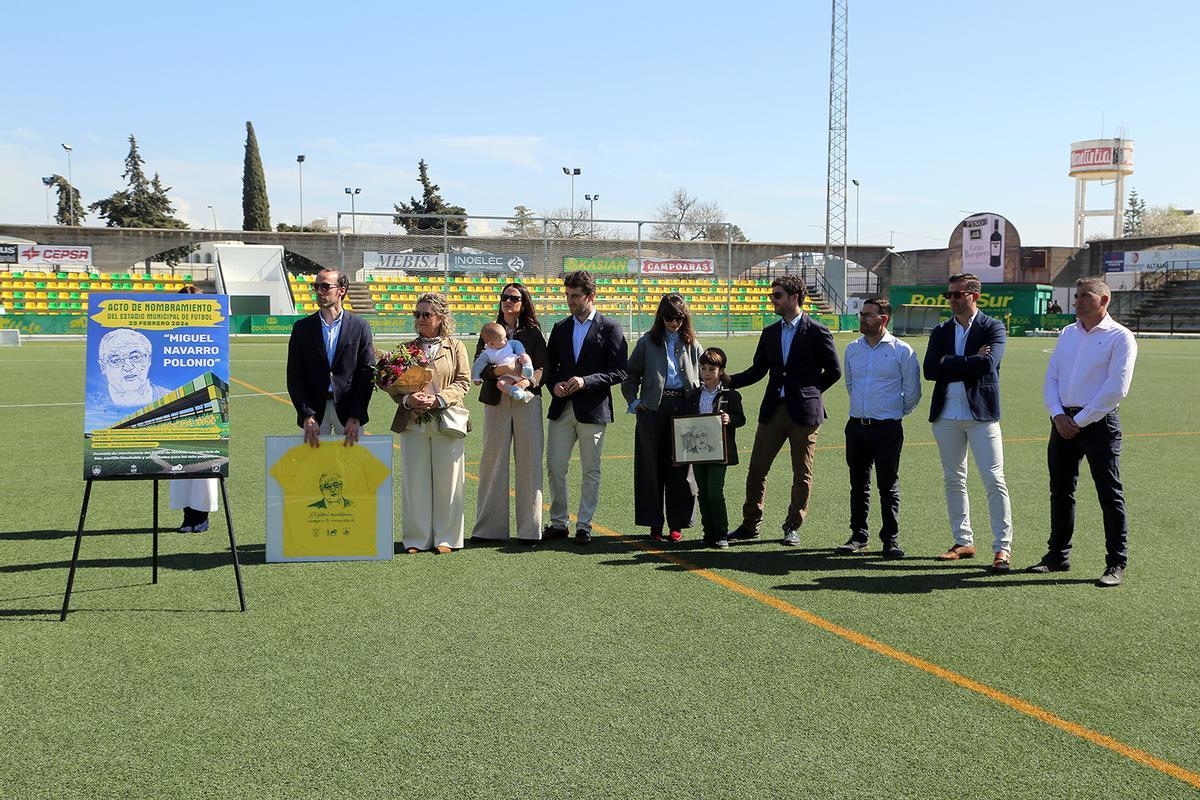 Montilla rotula el estadio municipal con el nombre de Miguel Navarro