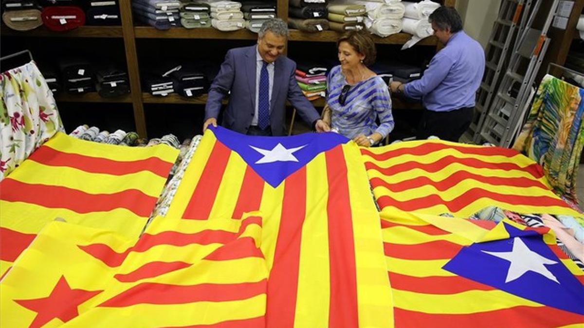 Venta de estelades en la tienda de Ribes i Casals de Barcelona.