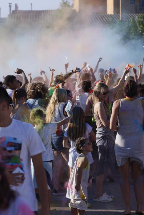 Festa «holi»a la Bisbal d'Empordà