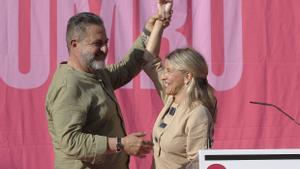 La vicepresidenta segunda y líder de Sumar, Yolanda Díaz, y el eurodiputado de IU y candidato Manu Pineda en Gijón este martes.