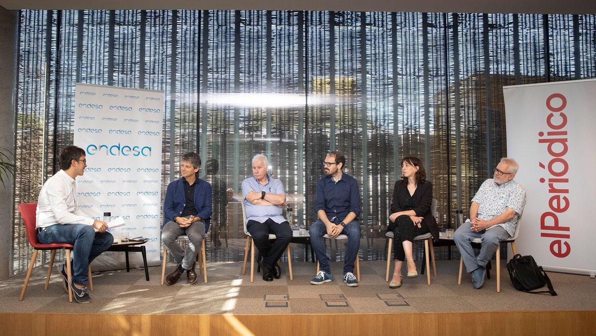 Uno de los momentos de la mesa redonda sobre la situación de las energías renovables celebrada en la sede de EL PERIÓDICO,