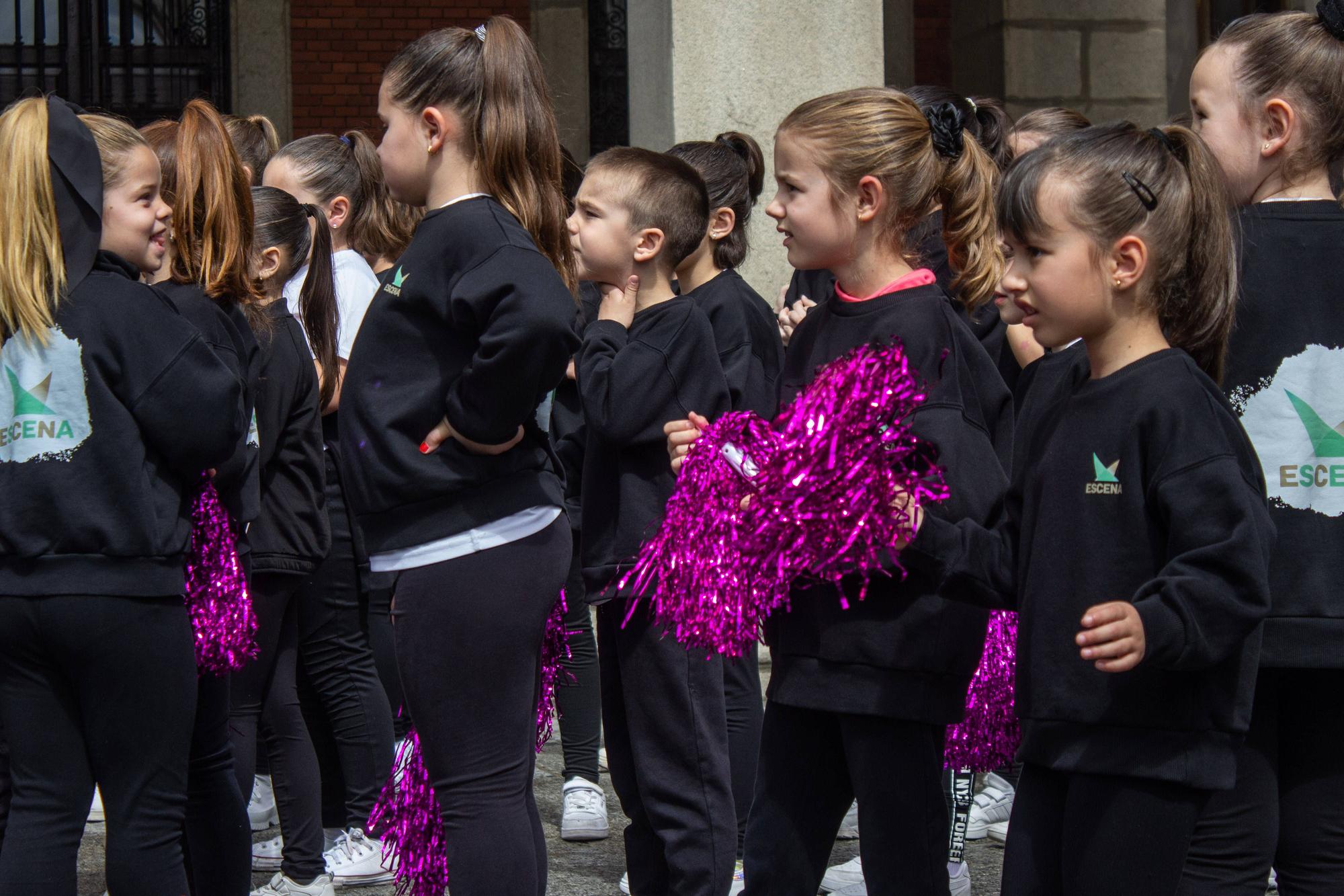 GALERÍA | Marcha solidaria por el autismo en Zamora: cuentos, magia y baile