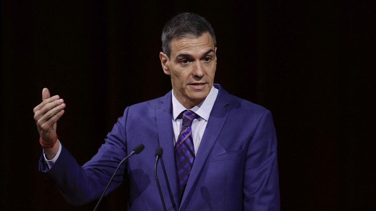 Pedro Sánchez recibe al director general de la OMS en el palacio de la Moncloa