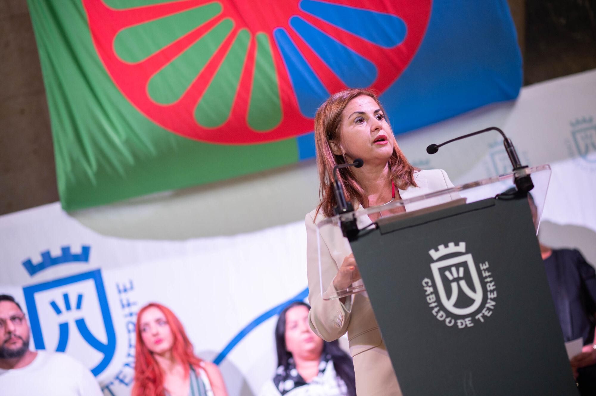 El Cabildo de Tenerife acoge el acto institucional Samudaripen 2025, día para la memoria del genocidio al que fue sometido la población gitana durante el régimen nazi en 20 países europeos.