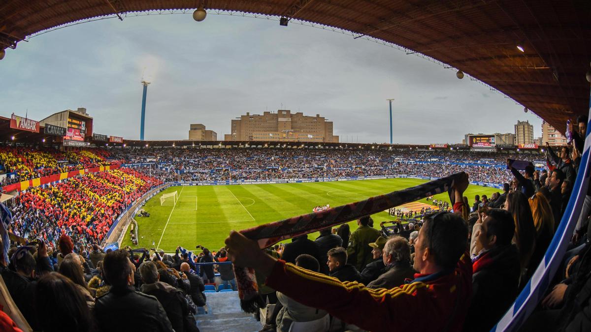 Imagen de La Romareda, en un partido Zaragoza-Huesca de abril de 2018.