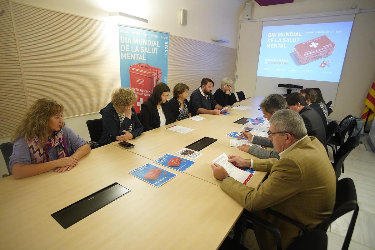Lectura del manifest a la seu de la Generalitat de Girona.