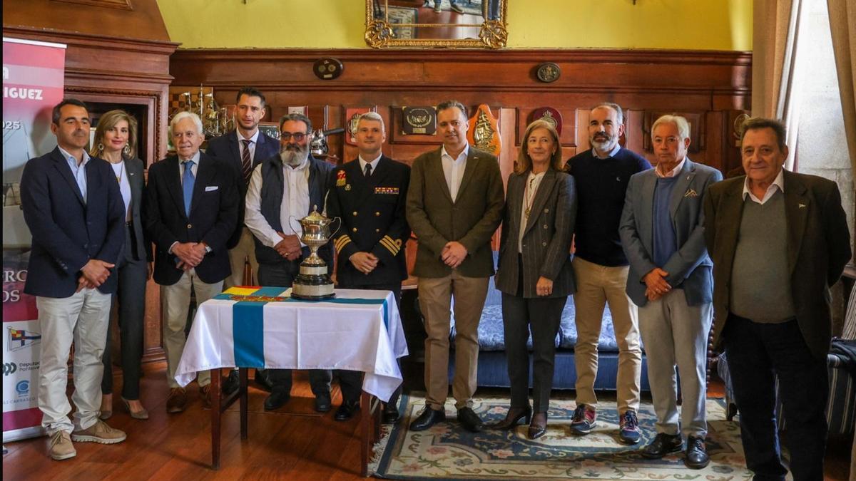 Autoridades presentes en la puesta de largo de la prueba.
