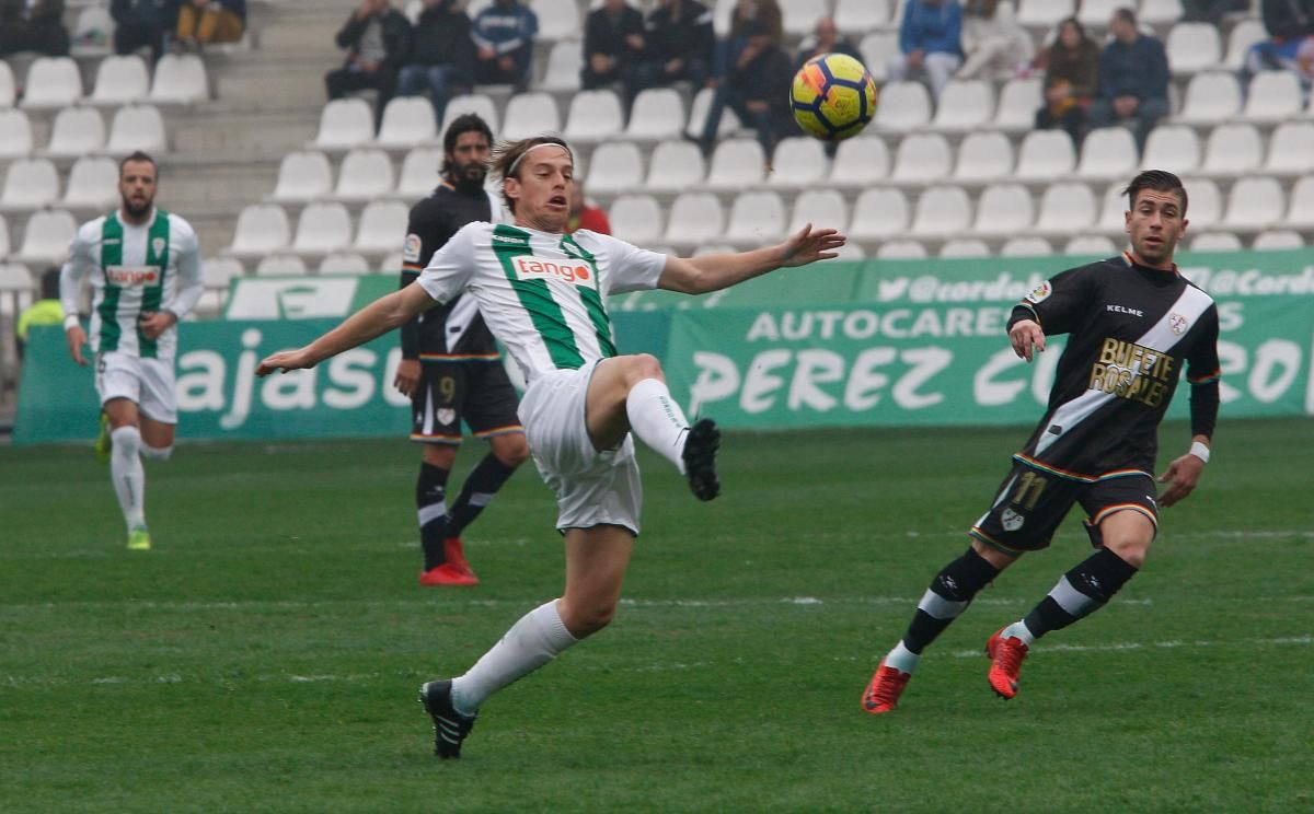 Las imágenes del partido Córdoba/Rayo Vallecano