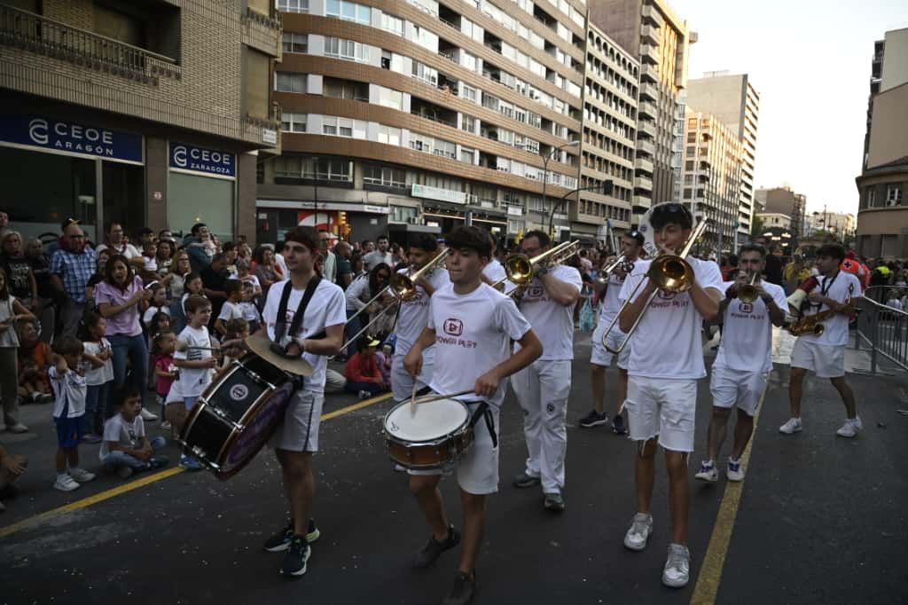 En imágenes | Primer día de las Fiestas del Pilar con las peñas y el pregón