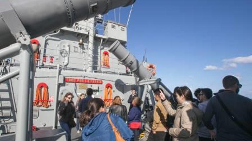 Visita de la corbeta Cazadora a Alicante