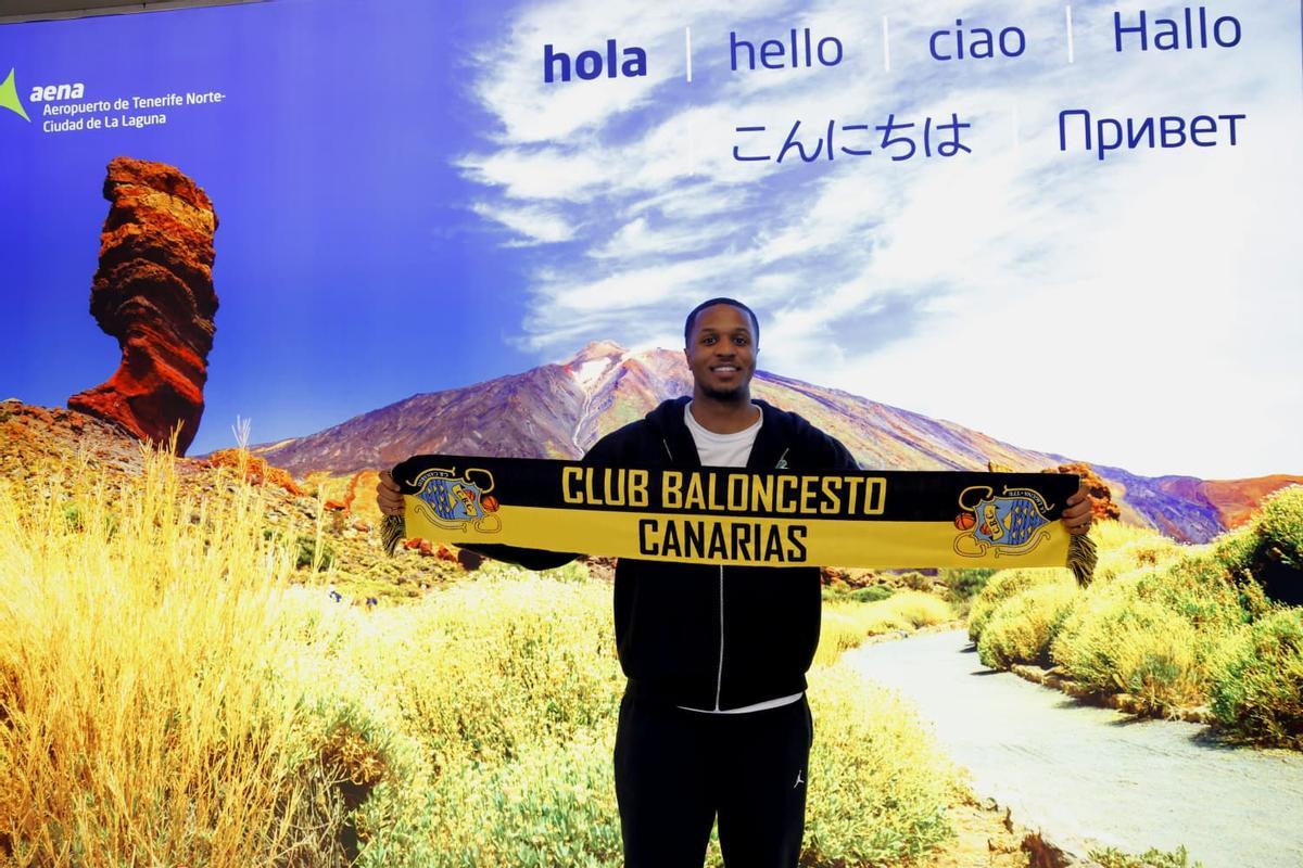 Kenny Williams, a su llegada el domingo a Tenerife.
