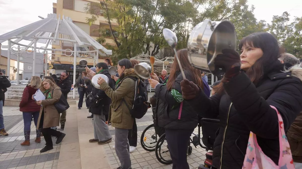 Cacerolada en Benetússer para exigir "medidas concretas" en los edificios y "justicia" para las víctimas