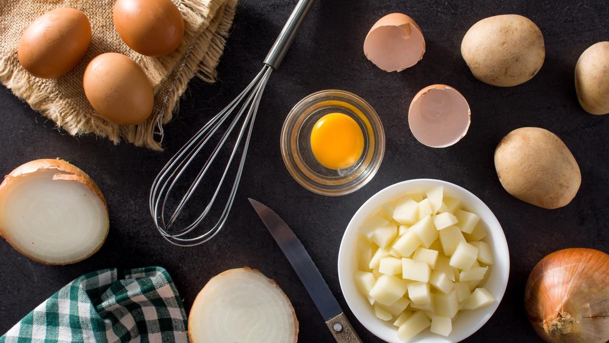 Cómo hacer tortilla de patatas al microondas.