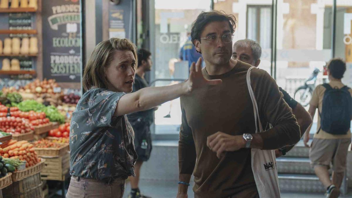 María Togores y Álex García, en el rodaje de 'Todo por la casa'.