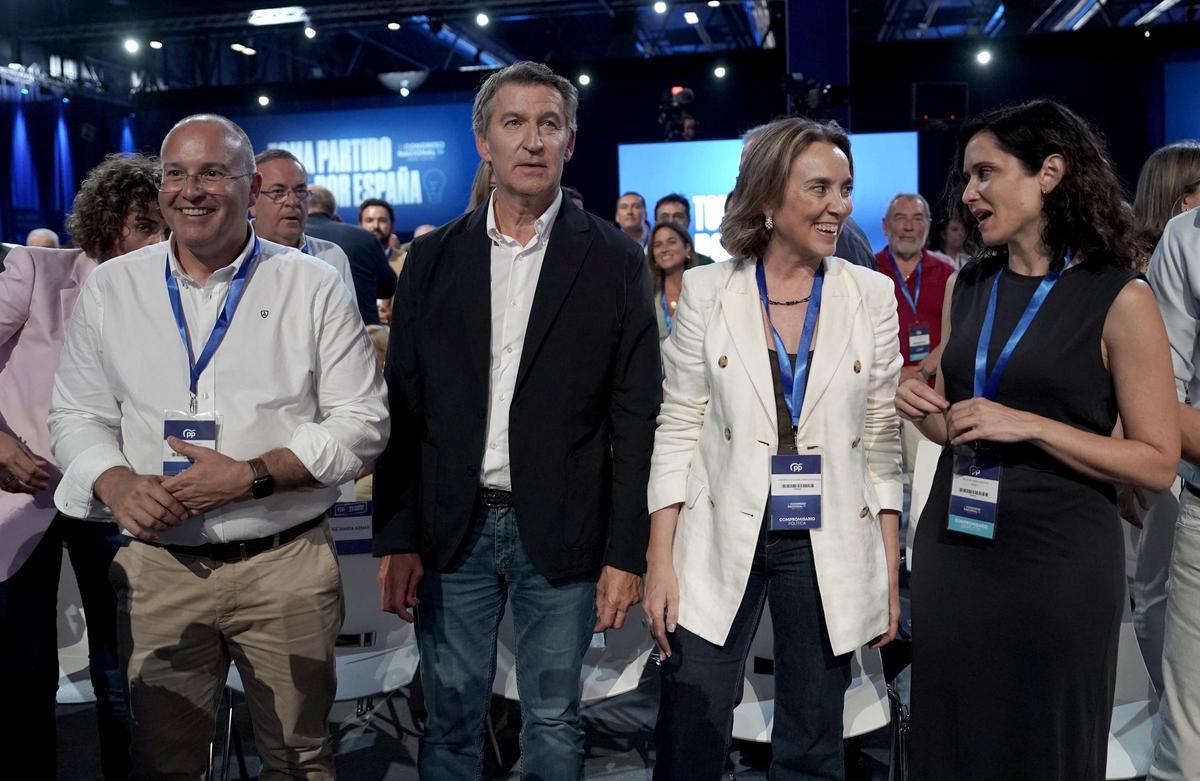 El líder del PP "blindarà" el castellà en la Conferència de Presidents El líder del PP "blindarà" el castellà en la Conferència de Presidents