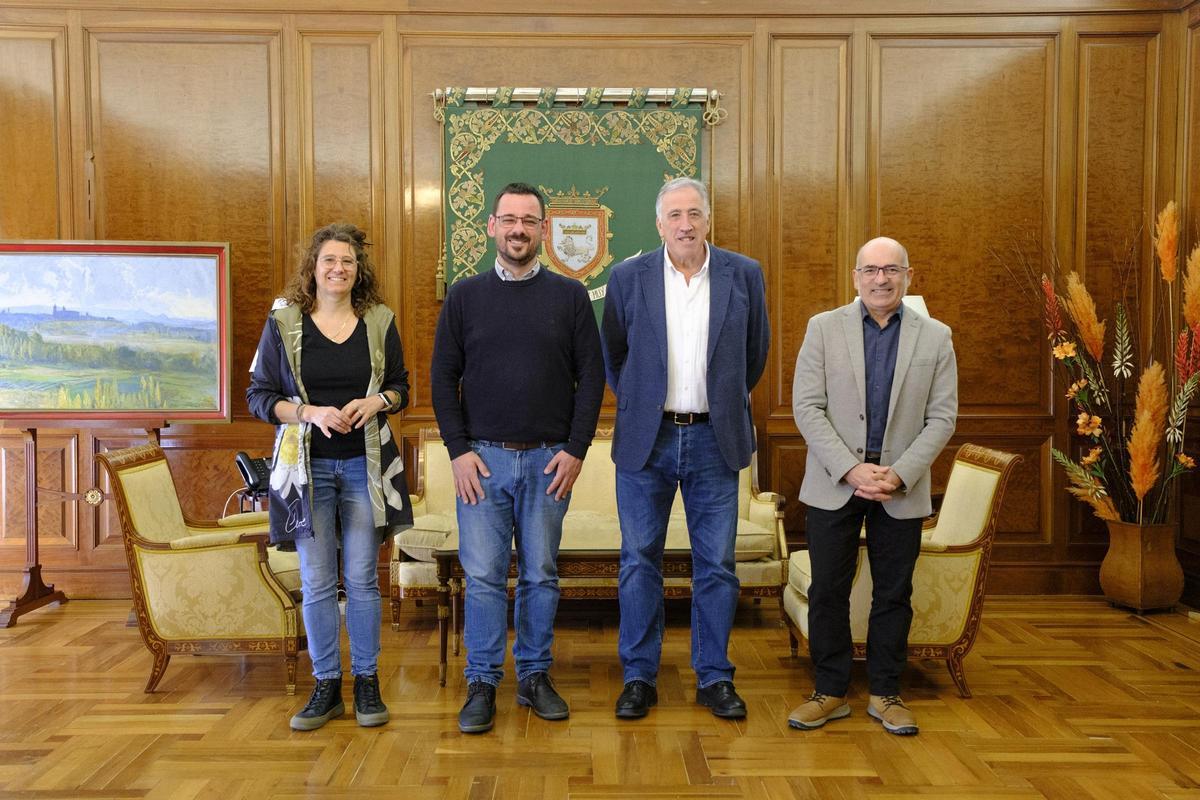 La trobada de Salellas amb respresentants de l'Ajuntament de Girona.