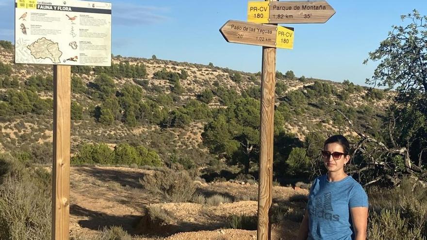 El Ayuntamiento de Albatera renueva la señalización de la ruta senderista de La Algüeda