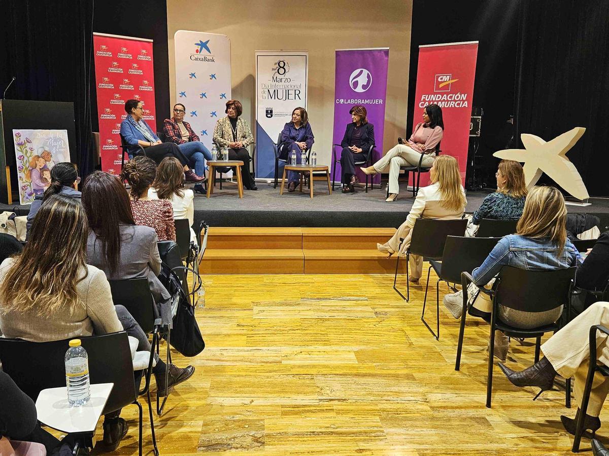 Durante la mesa redonda celebrada en la jornada
